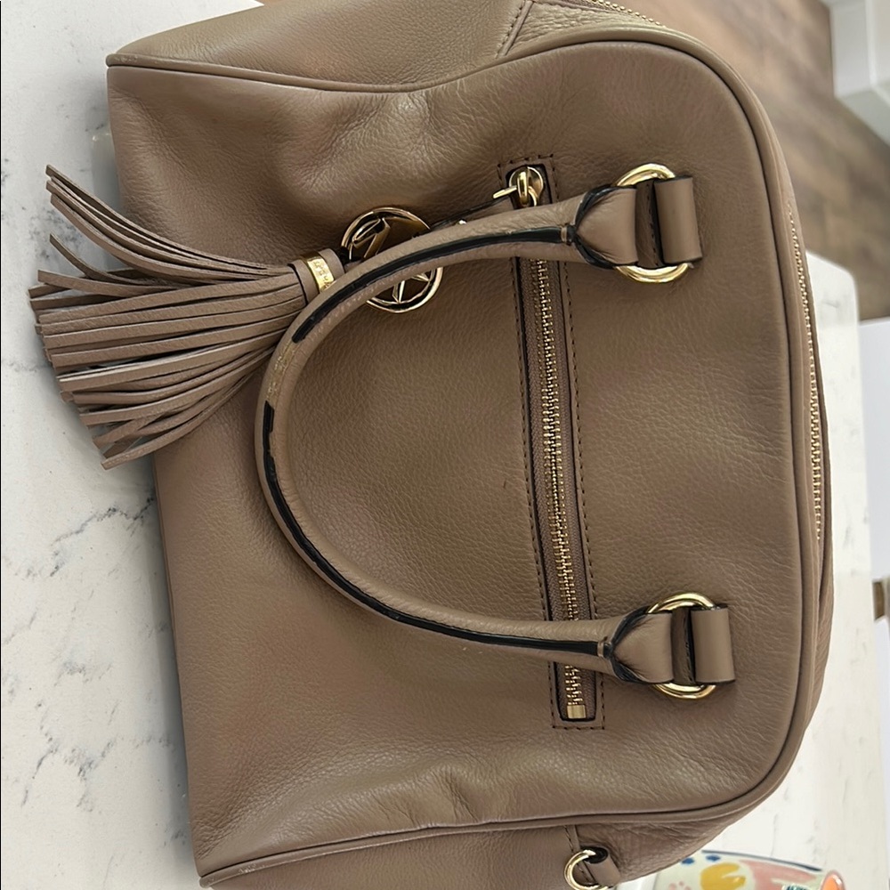 Elegant Tan Leather Handbag